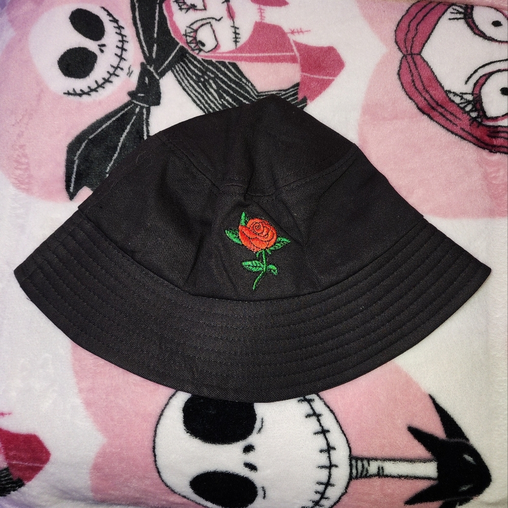 Rose bucket hat